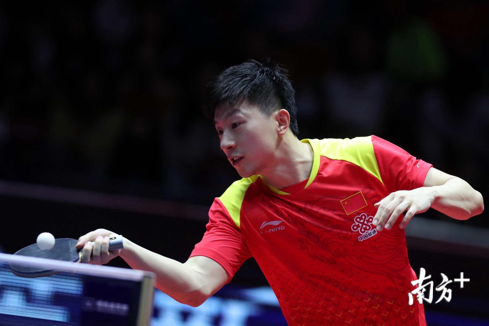 从“跑不死”到“贪不够”，李铁的黑白足球人生.