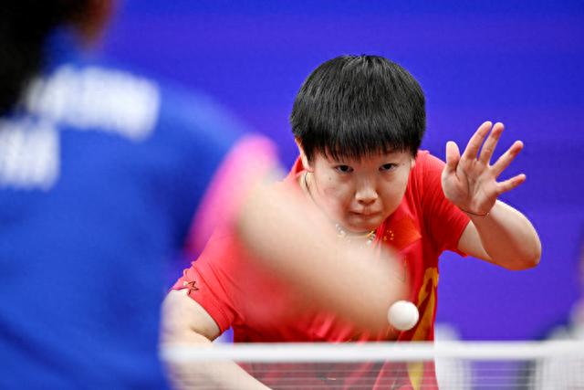 从“跑不死”到“贪不够”，李铁的黑白足球人生.